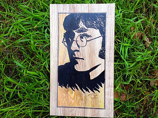 Shitet Portret gravure i John Lennon i punuar mbi parket druri nga piktori Artur Bushi Tirane - Hand Made Albania